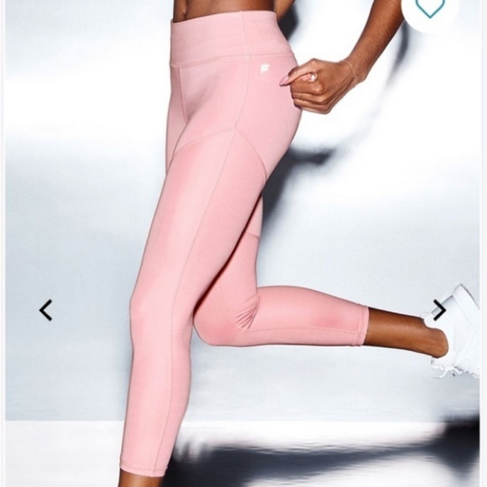 Fabletics cool touch Salar Statement Powerlite 2.0 Pink Leggings + bra medium